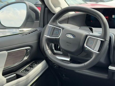 New 2026 Ford Expedition Max Platinum image 8