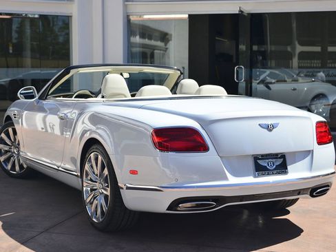 Used 2018 Bentley Continental GT image 3