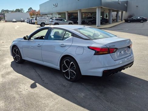 Used 2023 Nissan Altima 2.5 SR image 5