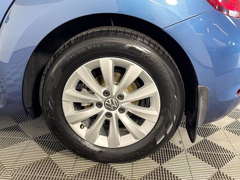 Used 2019 Volkswagen Beetle 2.0T S image 27