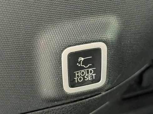 Used 2024 Jeep Grand Cherokee Limited image 30