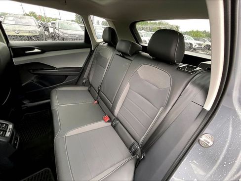 Used 2023 Volkswagen Taos SE w/ Panoramic Sunroof Package AWD/4WD image 14