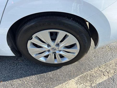 Used 2025 Nissan Sentra S FWD image 9