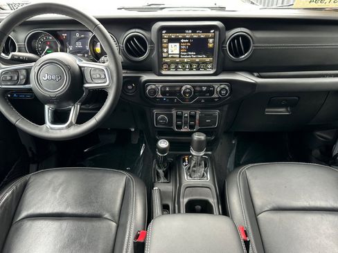 Used 2023 Jeep Wrangler Sahara image 6