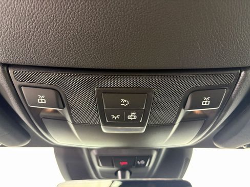 Used 2023 Mercedes-Benz E 450 4MATIC Cabriolet image 24