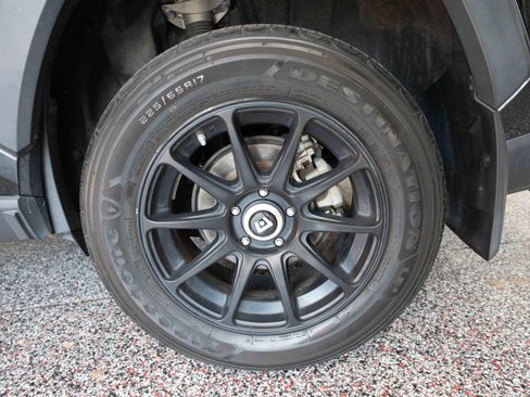 Used 2023 Toyota RAV4 LE AWD/4WD image 29