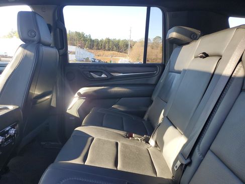 Used 2024 GMC Yukon XL Denali image 9