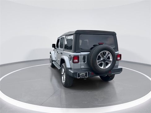 Used 2021 Jeep Wrangler Unlimited Sahara image 7