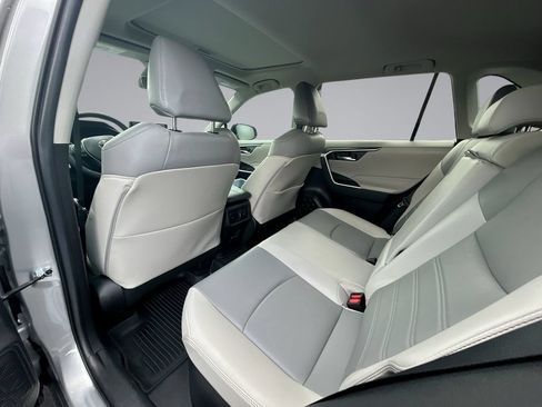Used 2022 Toyota RAV4 XLE Premium AWD/4WD image 30