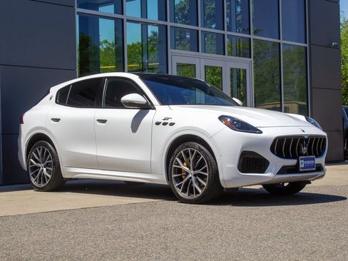 Used 2023 Maserati Grecale GT AWD/4WD image 3