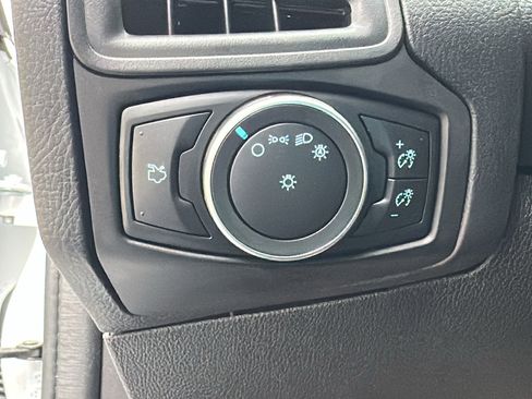 Used 2018 Ford Focus SE image 14