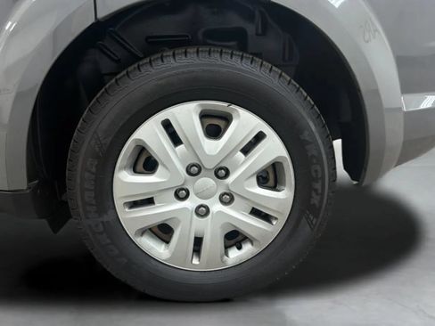 Used 2020 Dodge Journey SE FWD image 27