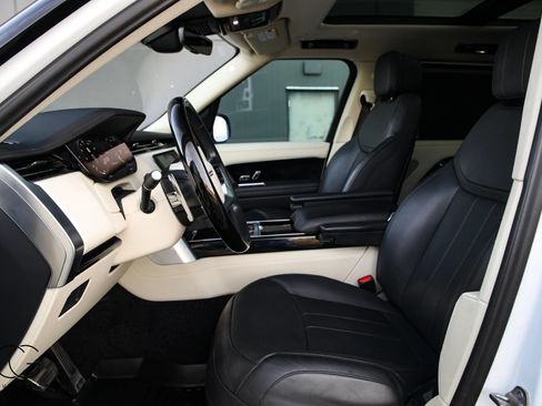 Used 2023 Land Rover Range Rover Long Wheelbase SE AWD/4WD image 24