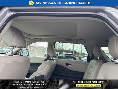 New 2026 Nissan Pathfinder SL AWD/4WD image 13