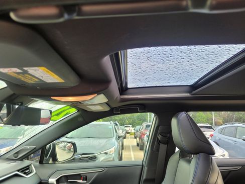 Used 2021 Toyota RAV4 XSE AWD/4WD image 15