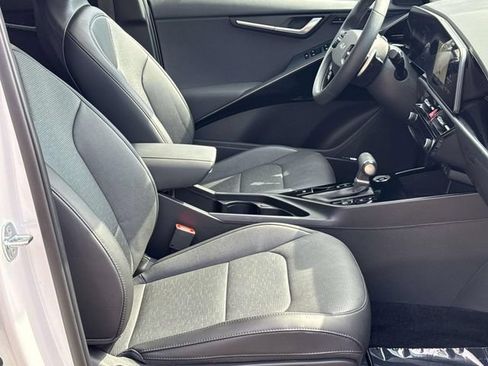 Used 2025 Kia Niro FWD image 21