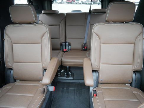 Used 2022 Chevrolet Tahoe High Country image 13