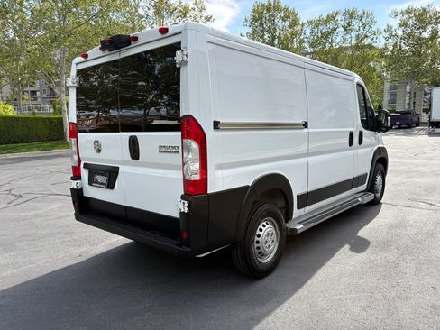 Used 2025 RAM ProMaster 2500 w/ U-Haul Equipment Group FWD image 8