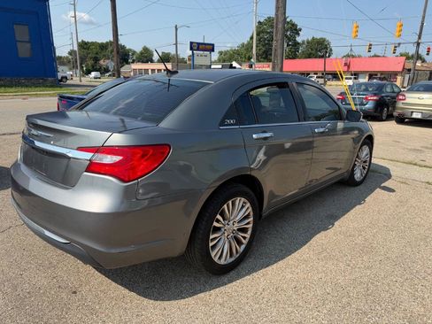 Used 2012 Chrysler 200 Limited FWD image 4