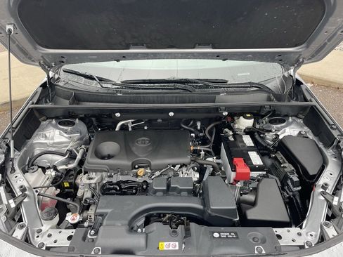 Certified 2022 Toyota RAV4 XLE image 9