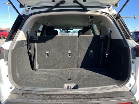 Used 2024 Nissan Pathfinder S image 5