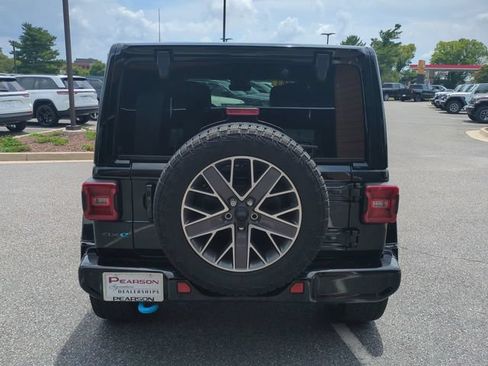 Used 2024 Jeep Wrangler High Altitude AWD/4WD image 5