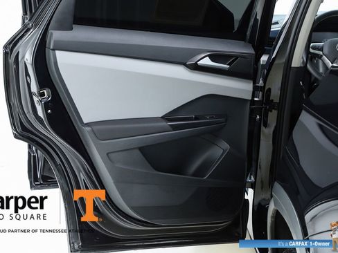 Used 2023 Volkswagen Taos SE w/ Panoramic Sunroof Package image 55