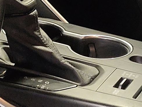 Used 2022 Toyota Highlander L image 26