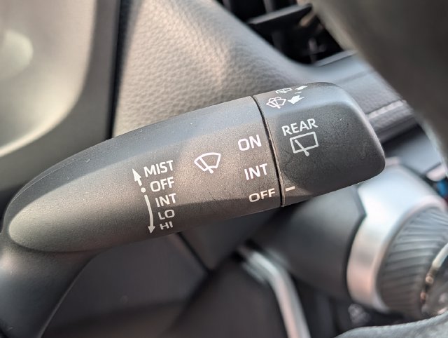 Used 2024 Toyota RAV4 LE AWD/4WD image 28