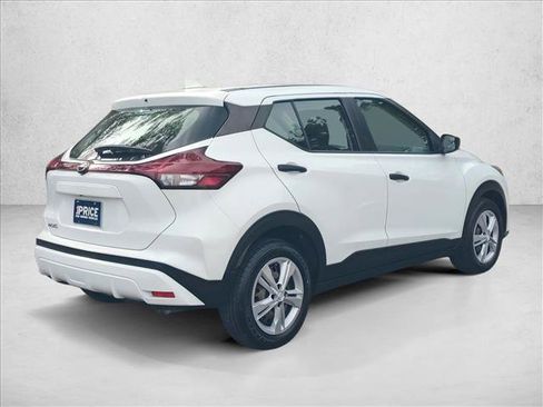Used 2022 Nissan Kicks S image 5