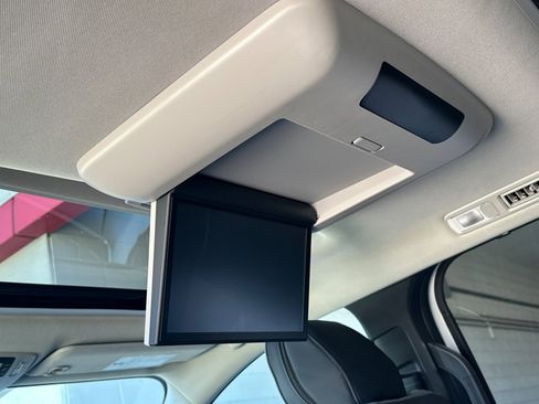 Certified 2025 Toyota Sienna XLE w/ XLE Plus Package FWD image 14