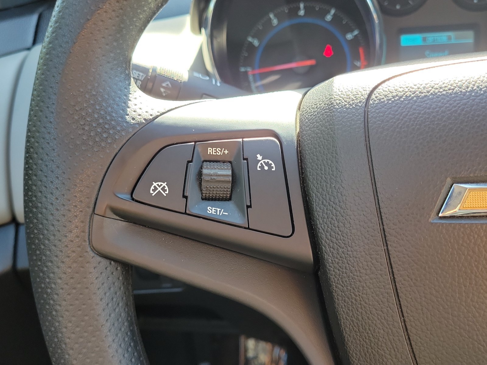 Used 2015 Chevrolet Cruze LT w/ Enhanced Safety Package FWD image 19