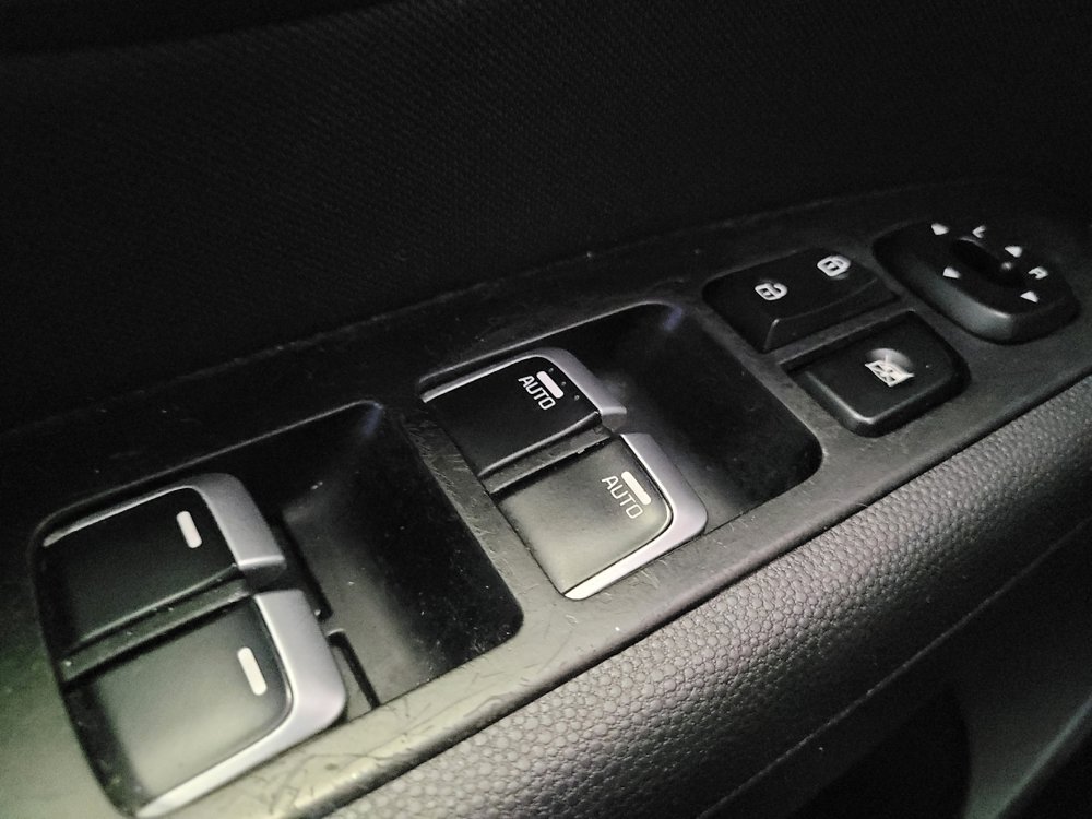Used 2019 Kia Soul + FWD image 27