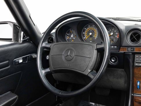 Used 1987 Mercedes-Benz 560 SL image 12
