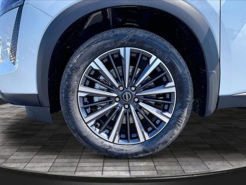 New 2026 Nissan Pathfinder Platinum AWD/4WD image 12