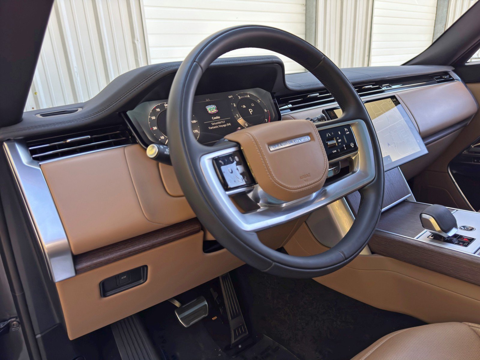 Used 2024 Land Rover Range Rover Long Wheelbase SE AWD/4WD image 14