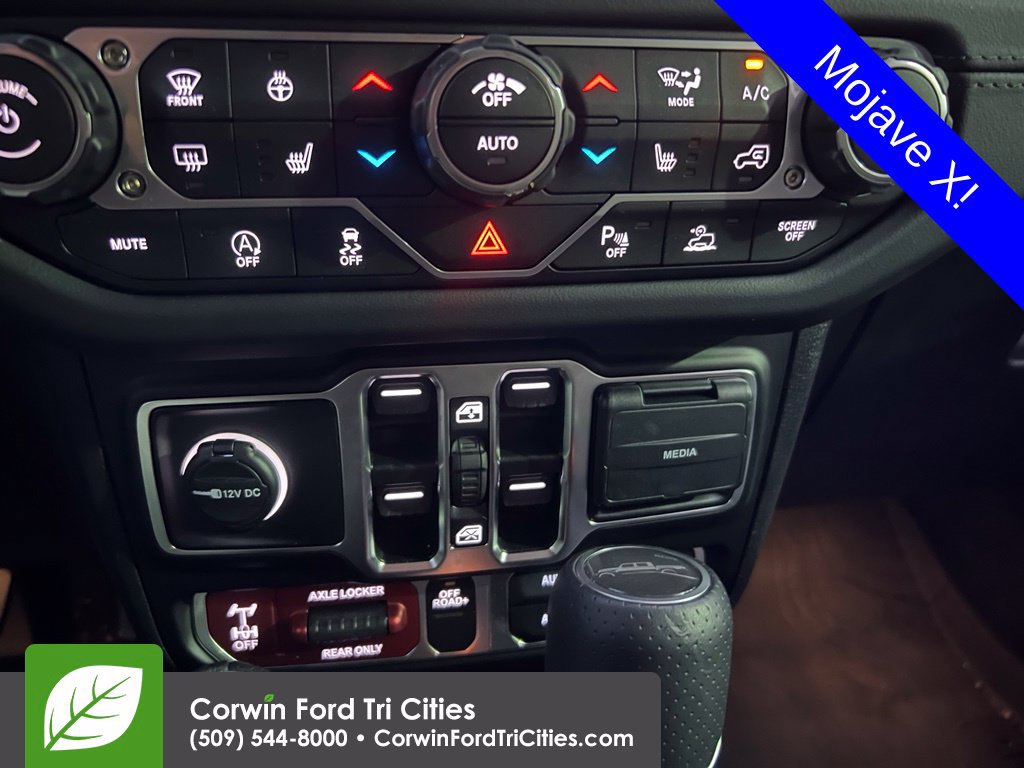 Used 2025 Jeep Gladiator Mojave AWD/4WD image 12