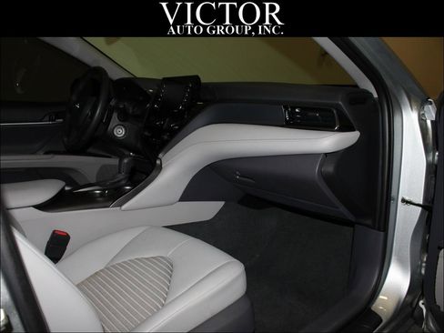 Used 2021 Toyota Camry SE w/ Carpet Mat Package (TMS) image 36