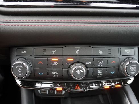 Used 2021 Dodge Durango R/T w/ Technology Group AWD/4WD image 7