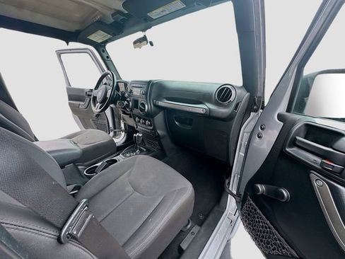 Used 2018 Jeep Wrangler Unlimited Sport w/ Connectivity Group AWD/4WD image 24
