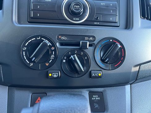 Used 2016 Nissan NV200 S w/ Back Door Glass Package FWD image 17