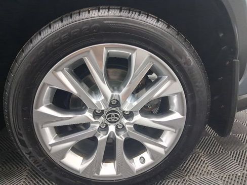 Used 2021 Toyota Highlander Limited AWD/4WD image 9