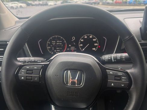 Used 2025 Honda Pilot EX-L image 16