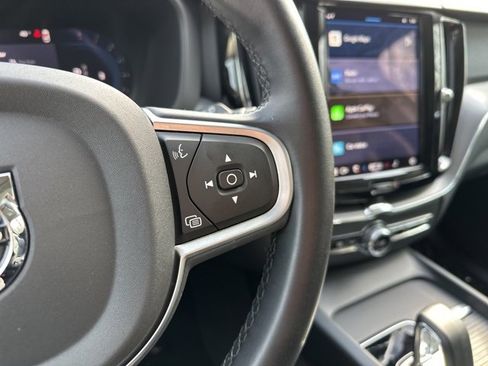 Certified 2025 Volvo XC60 B5 Core image 28