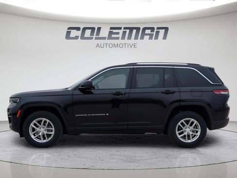 Used 2023 Jeep Grand Cherokee Laredo w/ Luxury Tech Group I image 2