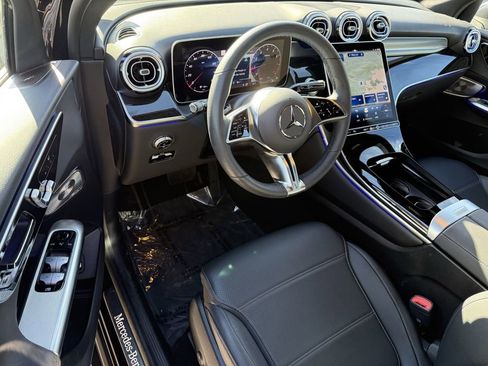Certified 2025 Mercedes-Benz GLC 300 4MATIC image 9