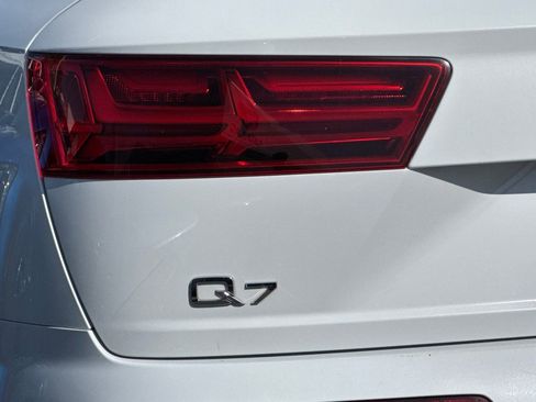 Used 2017 Audi Q7 3.0T Prestige image 45