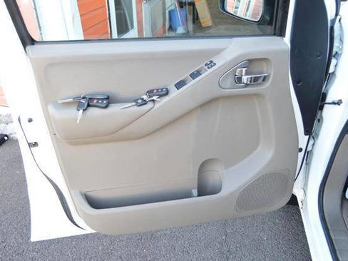 Used 2014 Nissan Frontier SV w/ SV Value Truck Package image 33