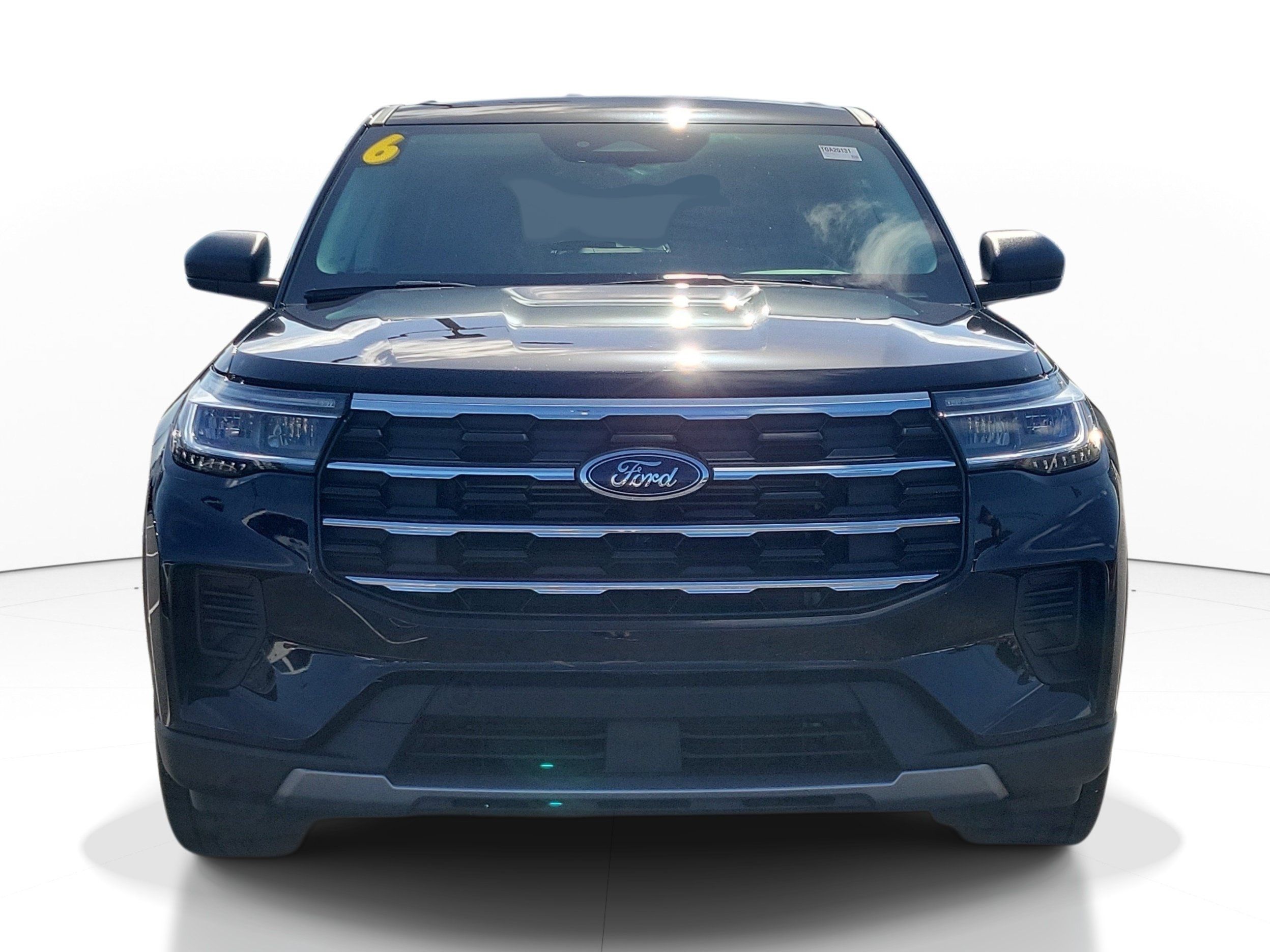 Used 2026 Ford Explorer Active RWD image 2
