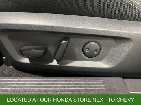 Used 2022 Nissan Rogue SV image 12